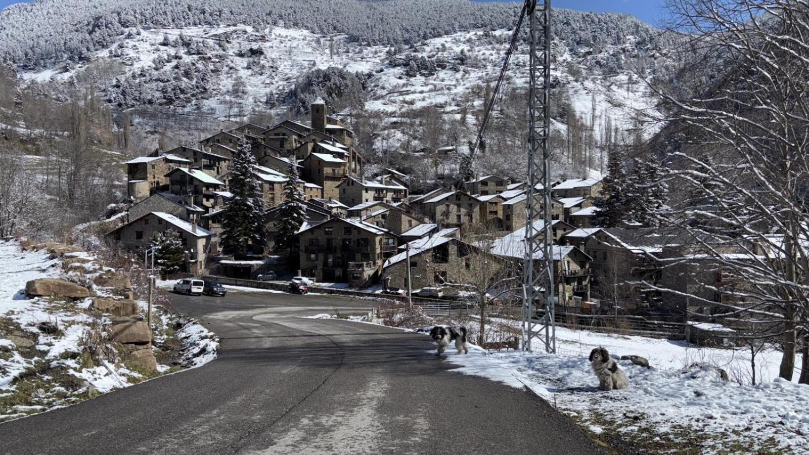 Hotel Valls Valira Os de Civís エクステリア 写真